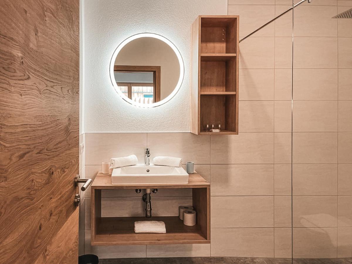 Isanora - Garden & Private Whirlpool By Alpenluxus Appartements Fuegen Exterior photo